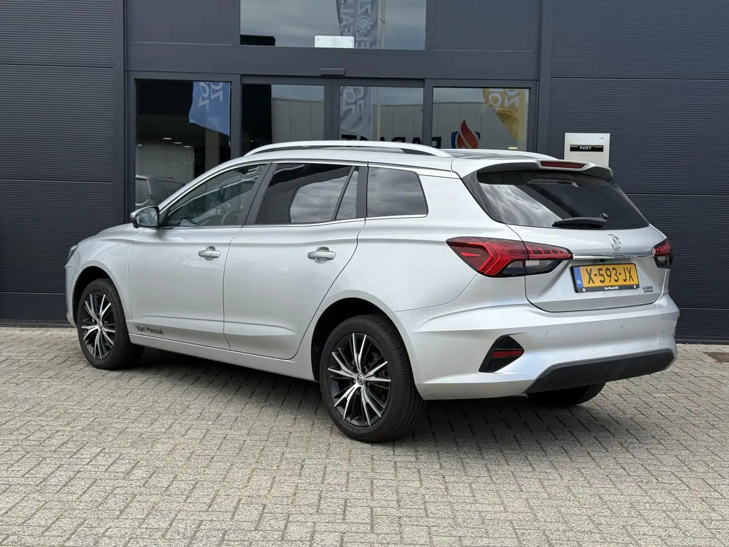 MG MG5 Electric Long Range Luxury 61 kWh MG 5 Long Range Grijs - 2