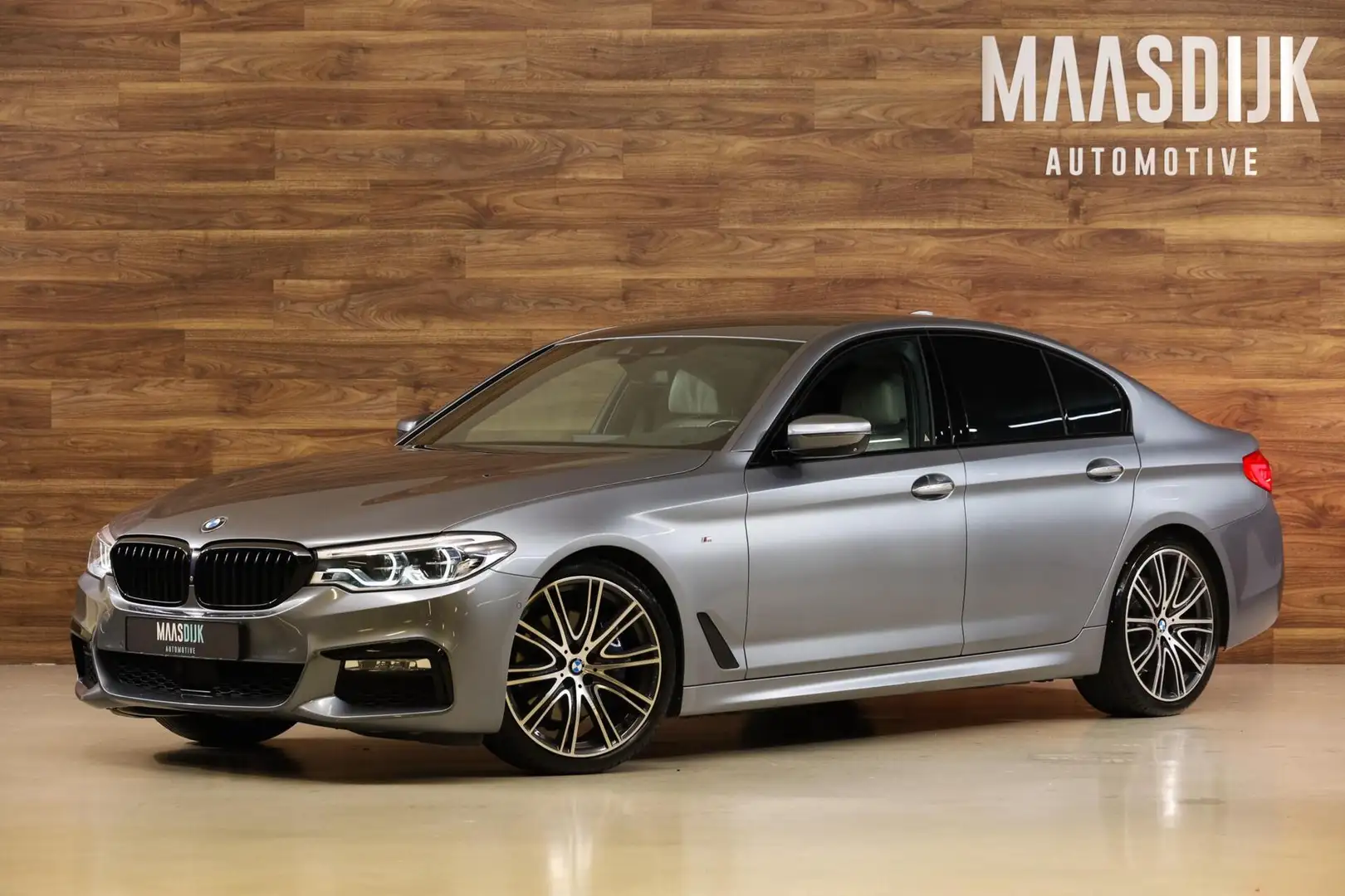 BMW 530 5-serie 530d xDrive M-Sport|Individual|Copliot|360 Grijs - 1