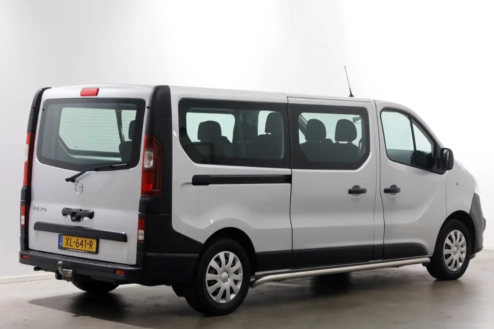 Opel Vivaro Combi 1.6 CDTI 120pk E6 L2H1 Personenbus Incl BTW/ Zilver - 2