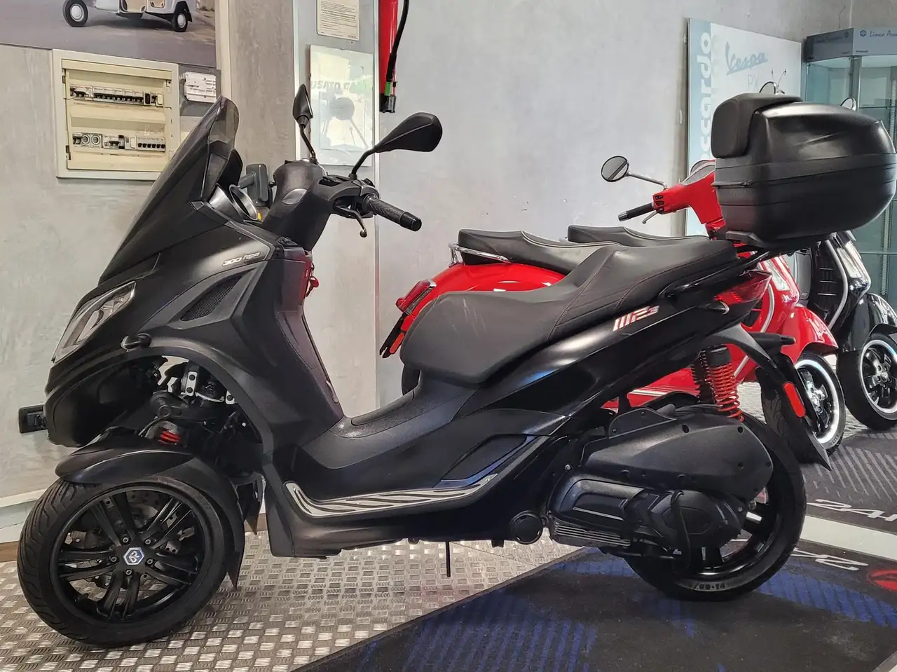Piaggio MP3 300