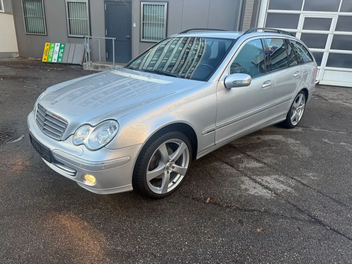 Mercedes-Benz C 280 C280 T 4Matic LEDER-NAVI-XENON-AUTOMATIK-TÜV-NEU Silber - 1