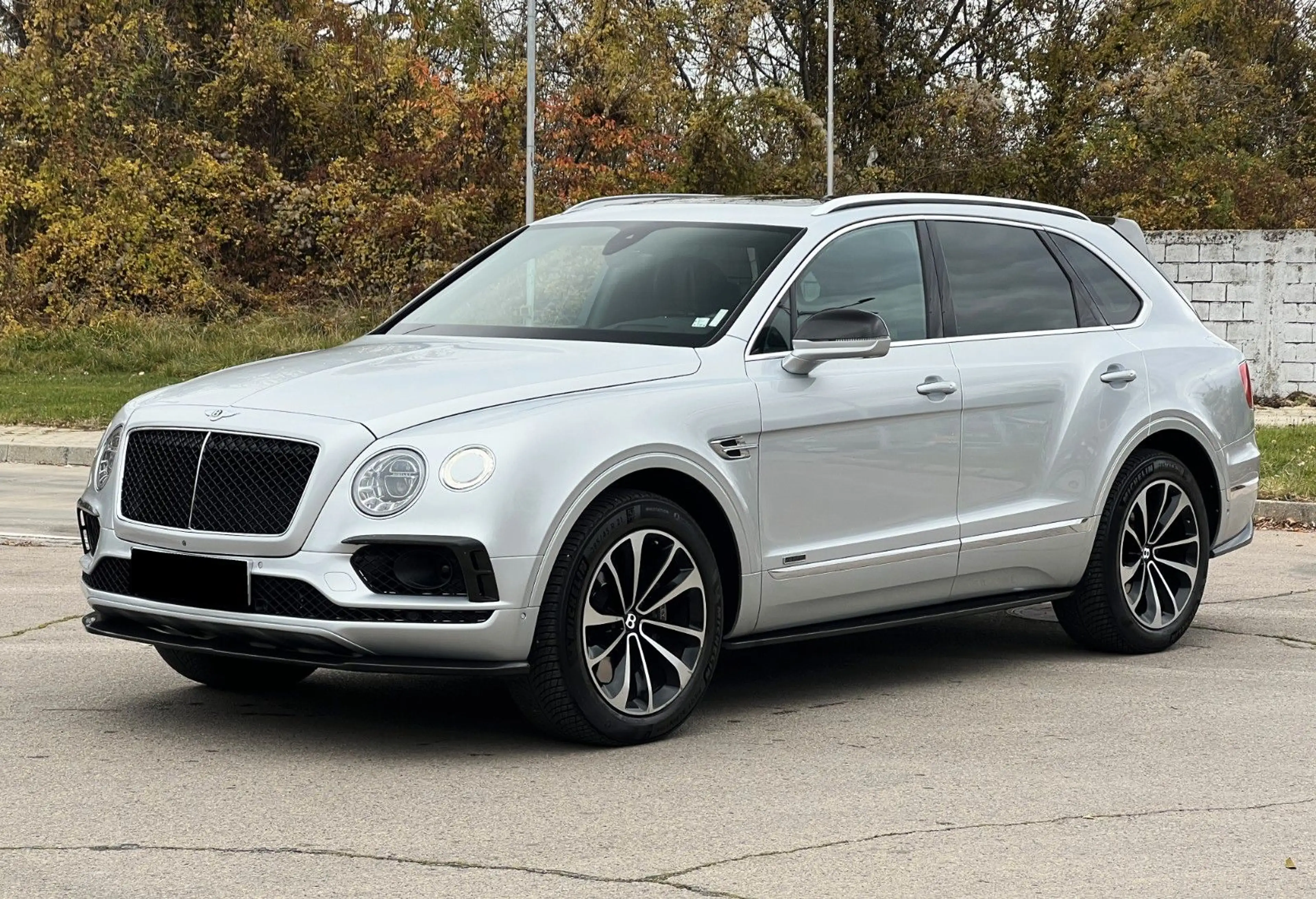 Bentley Bentayga 4.0 V8 CARBON MULLINER PANO FOND ENT — photo 3