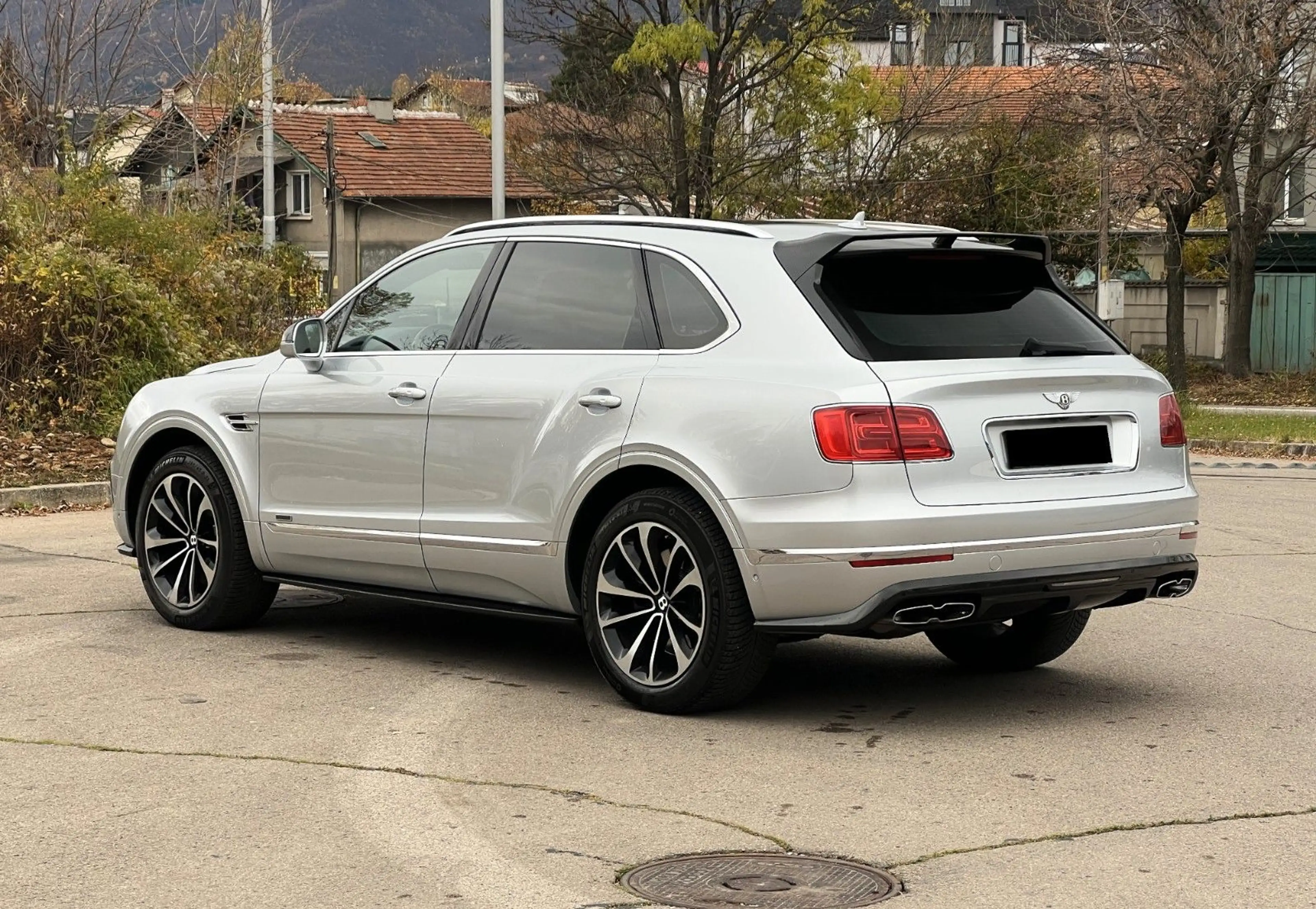 Bentley Bentayga 4.0 V8 CARBON MULLINER PANO FOND ENT — photo 4