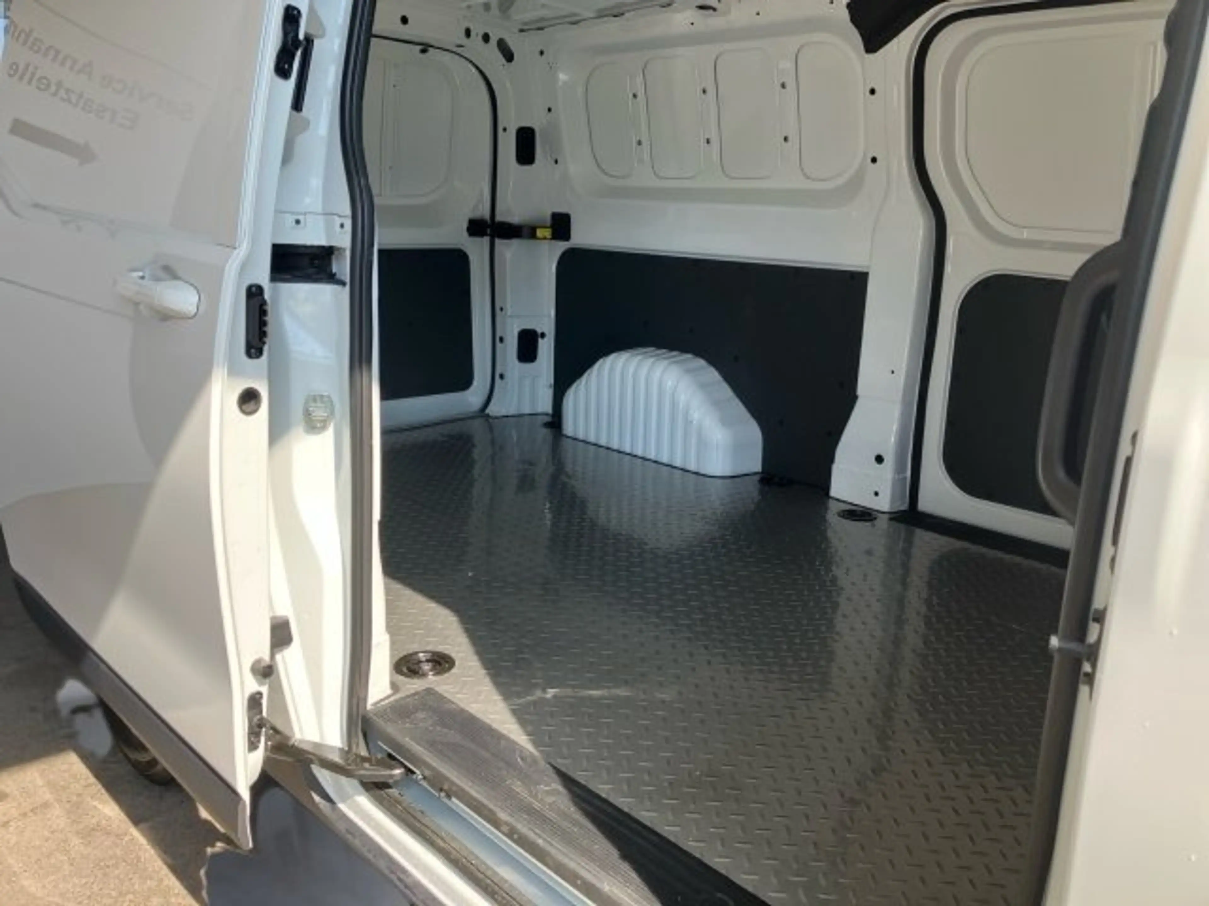 Maxus Deliver 9 DEL7 Deliver 7 L2H1 MY26 d72126 — photo 12