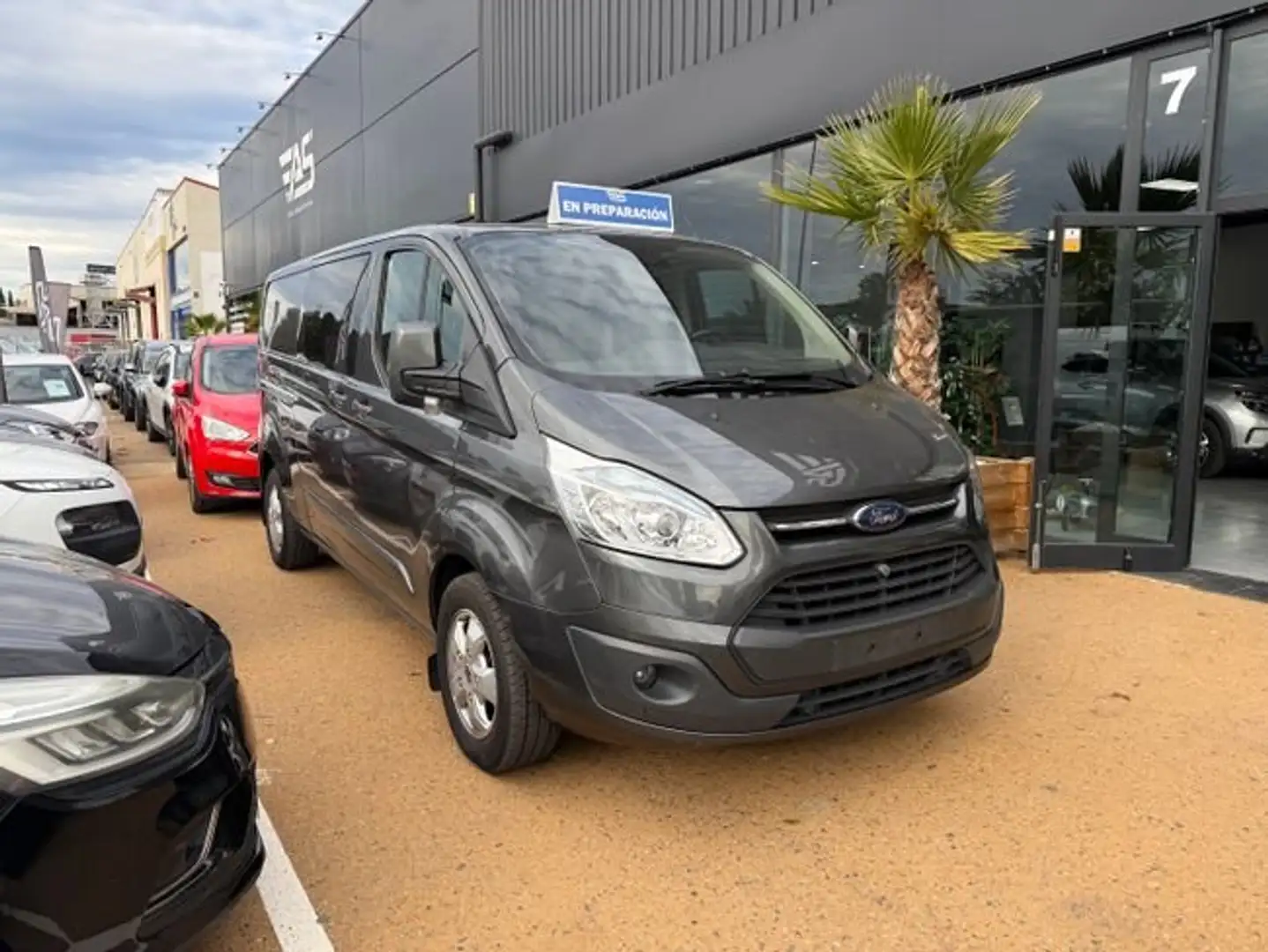 Ford Tourneo Custom 2.0TDCI Titanium 130 Grau - 2