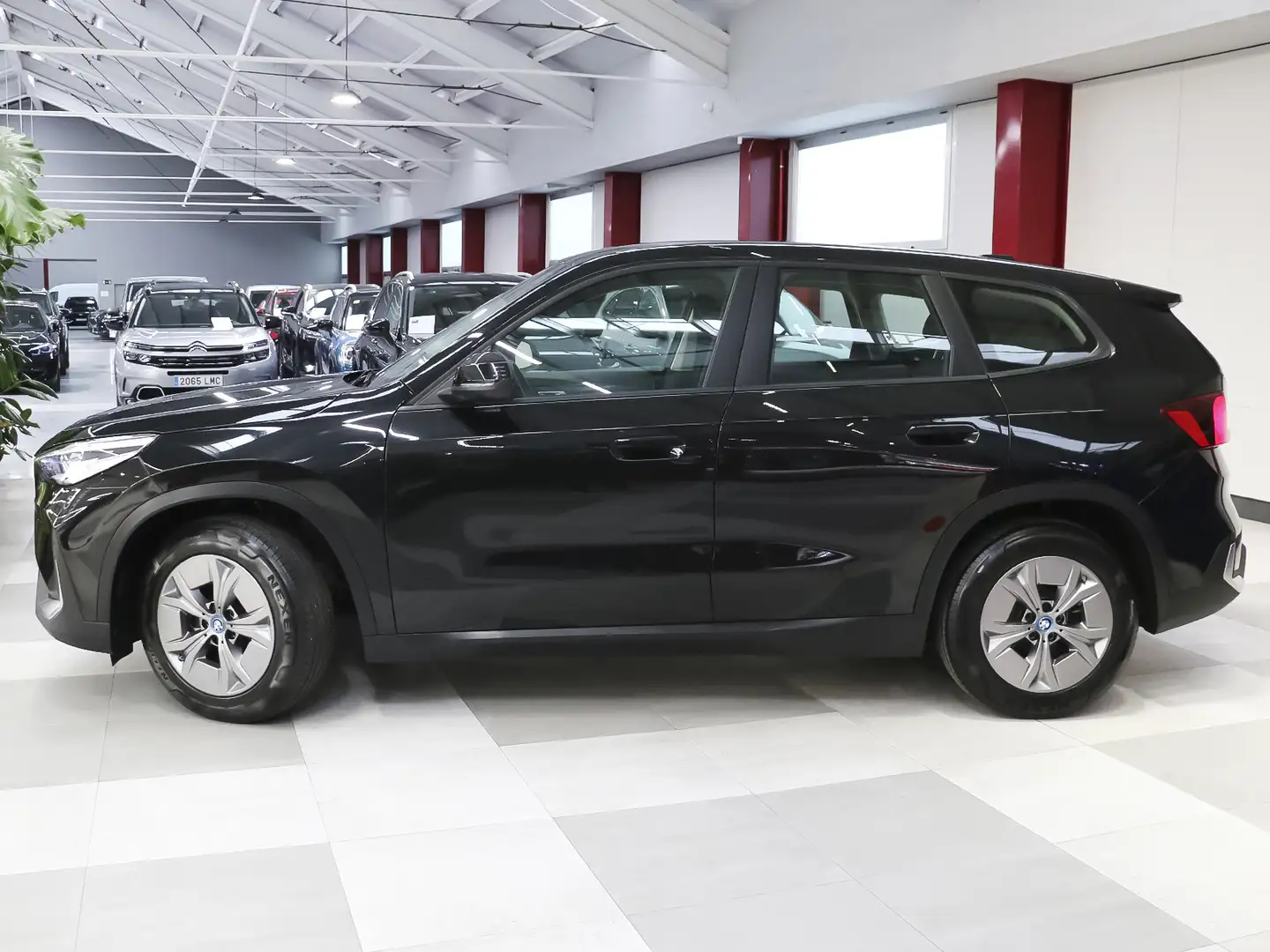 BMW iX1 eDrive20 Negro - 2