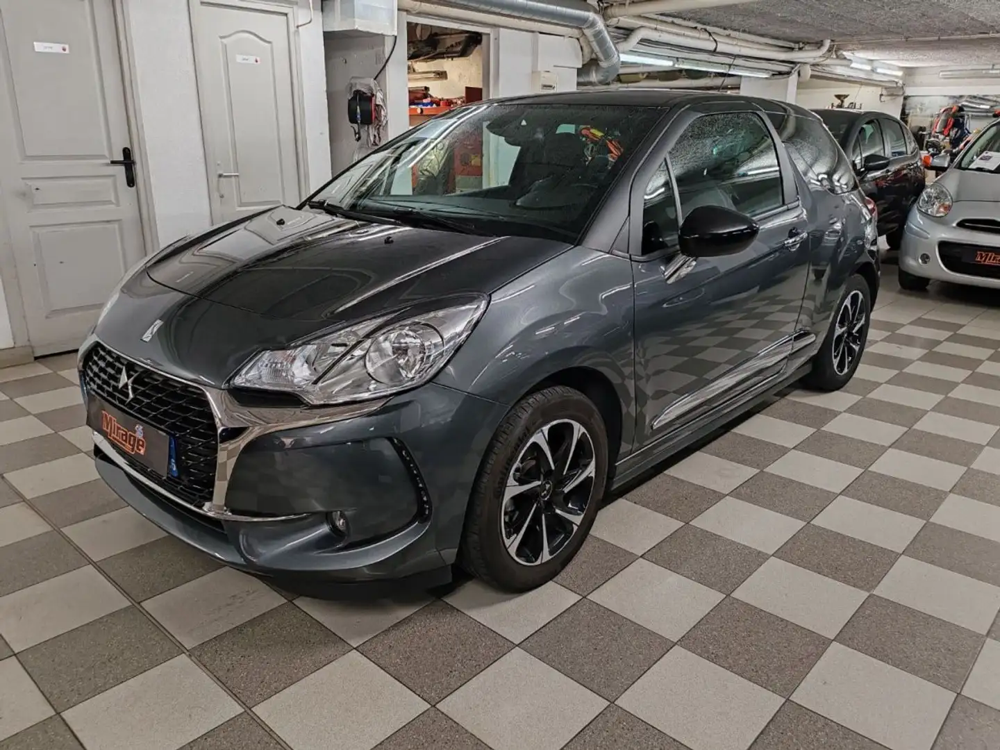 Citroen DS3 PureTech 110 S&S BVM5 So Chic Gris - 1