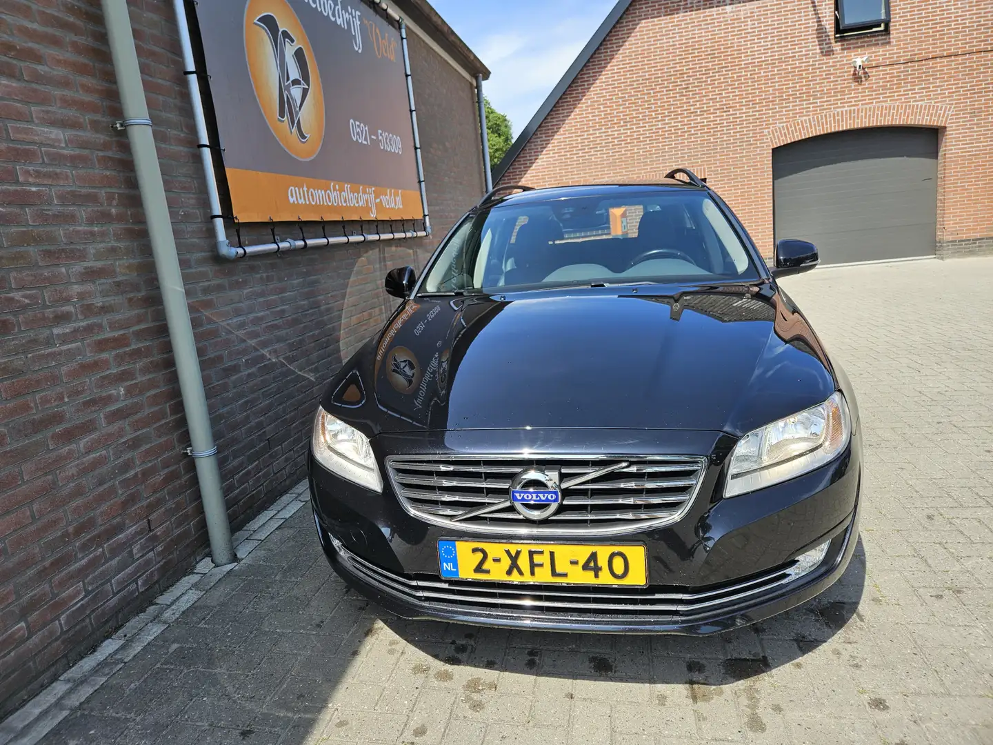 Volvo V70 2.0 D4 Momentum Zwart - 2