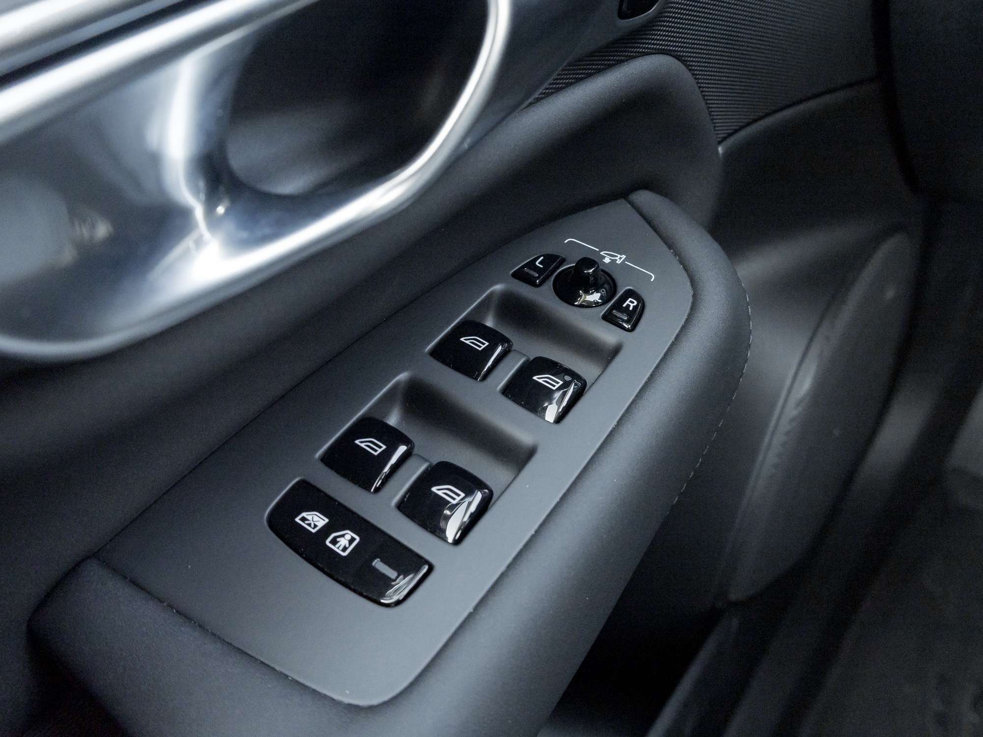 2026 Volvo XC90 B6 AWD ULTRA |LIKE NEW |VOLVO CPO |HARMAN KARDON thumb 15