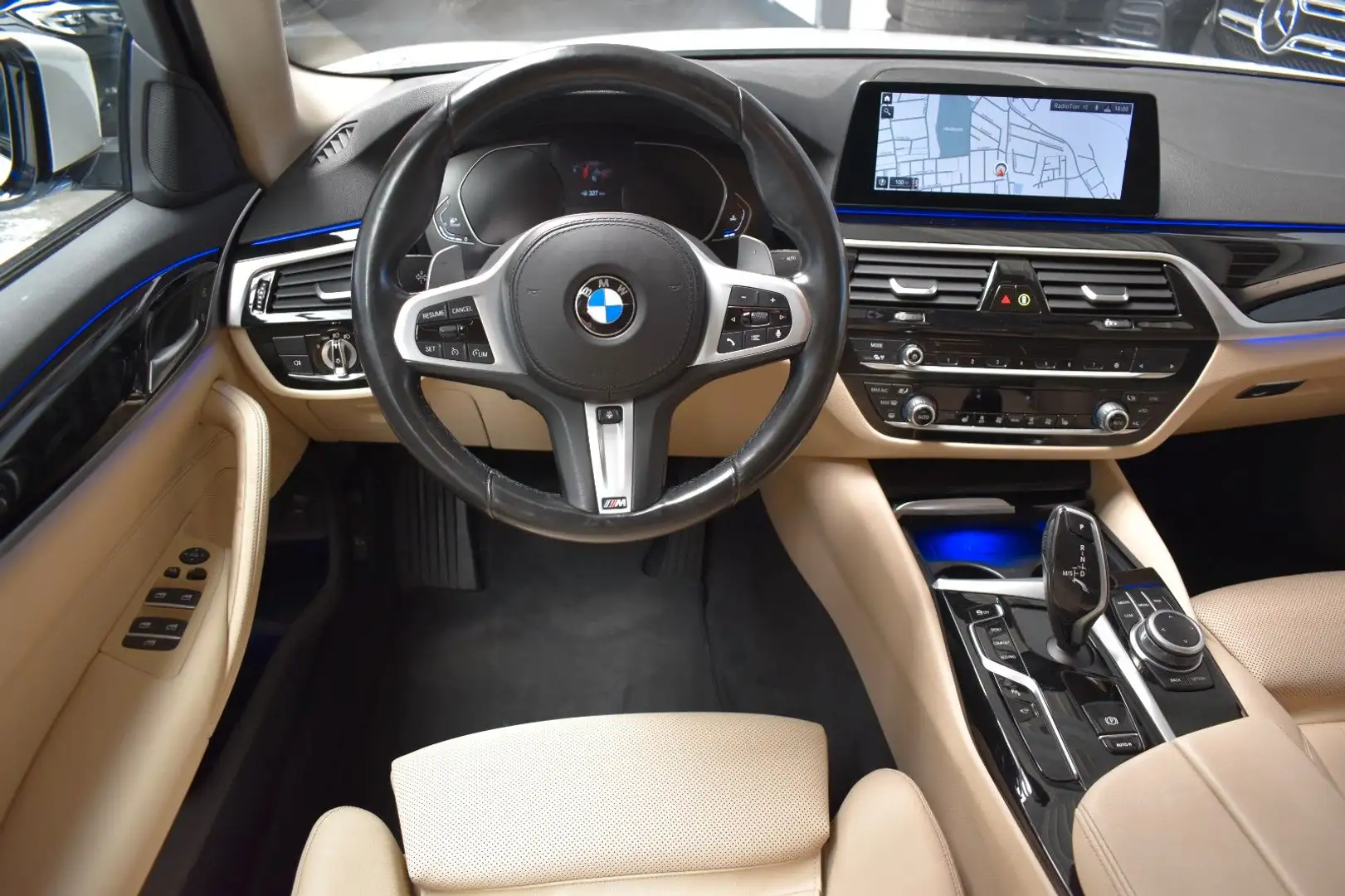 BMW 520 d xDrive*LEDER*LASER*HEAD-UP*STAND-HZ*AHK White - 2