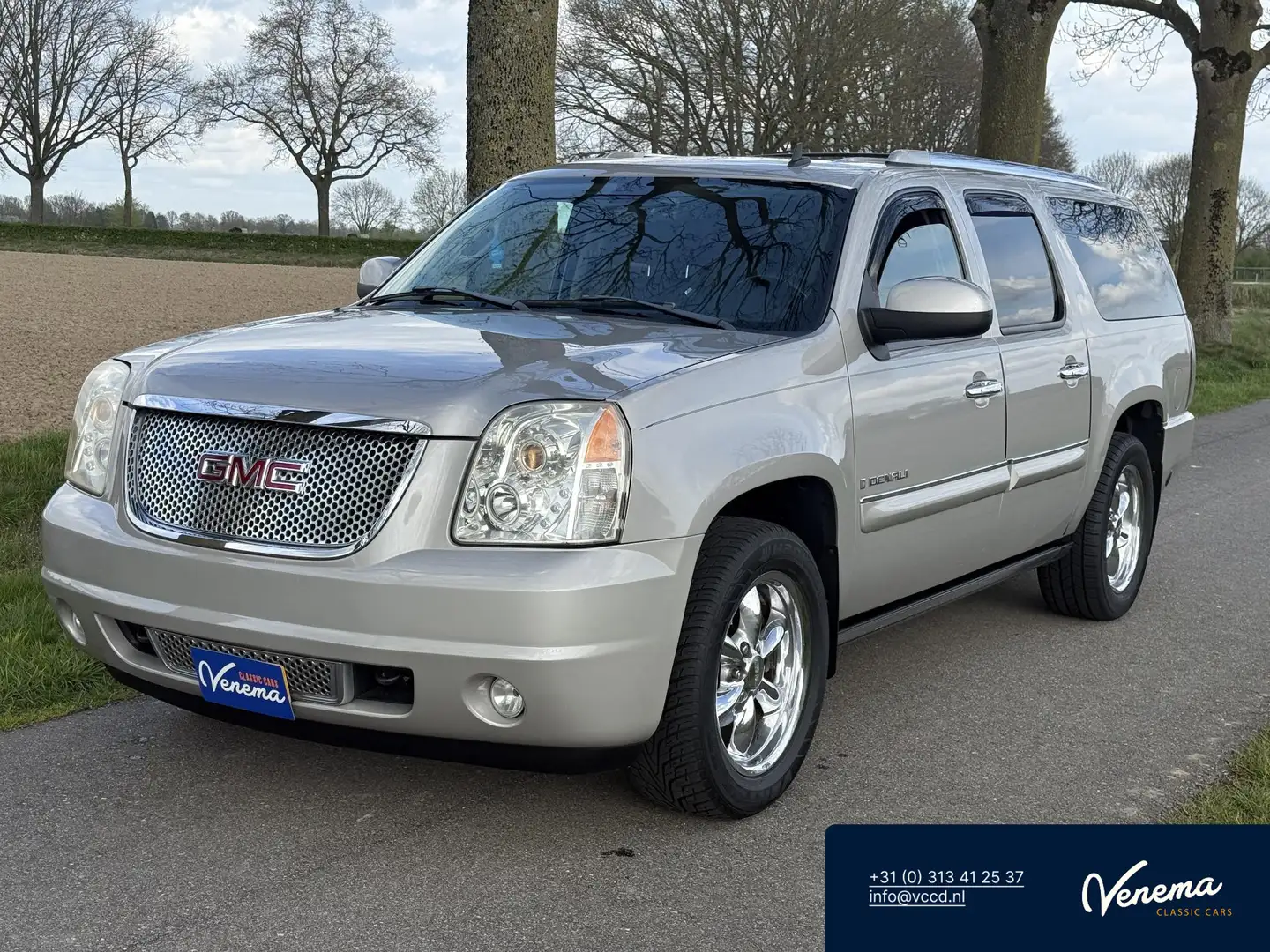 GMC Yukon Denali XL Grau - 1