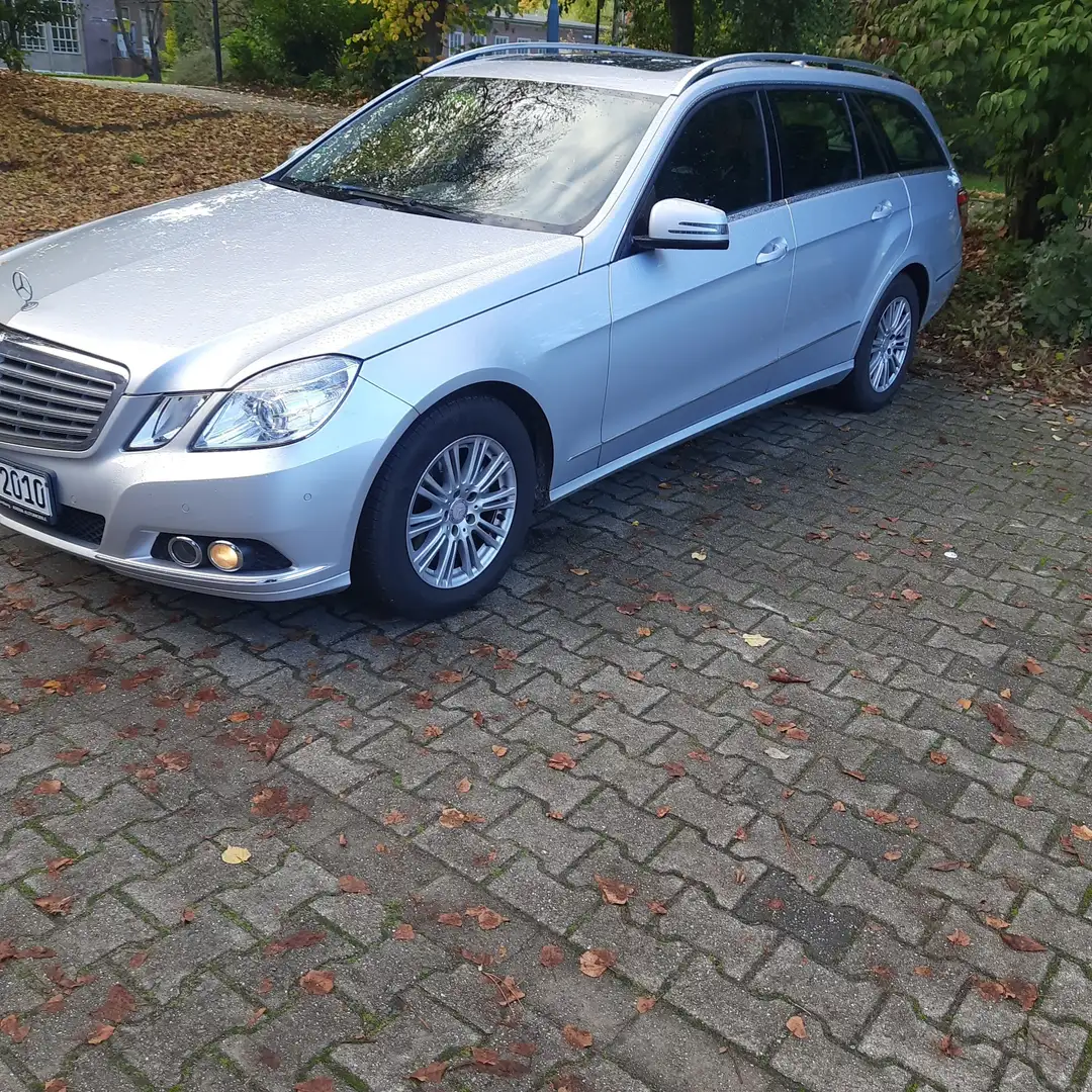 Mercedes-Benz E 220 T CDI DPF BlueEFFICIENCY 7G-TRONIC Elegance Silber - 1