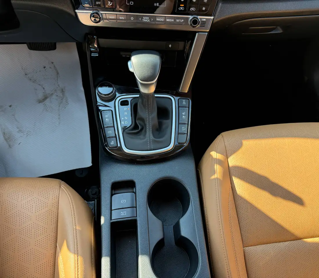 Kia Seltos снимка Kia Seltos