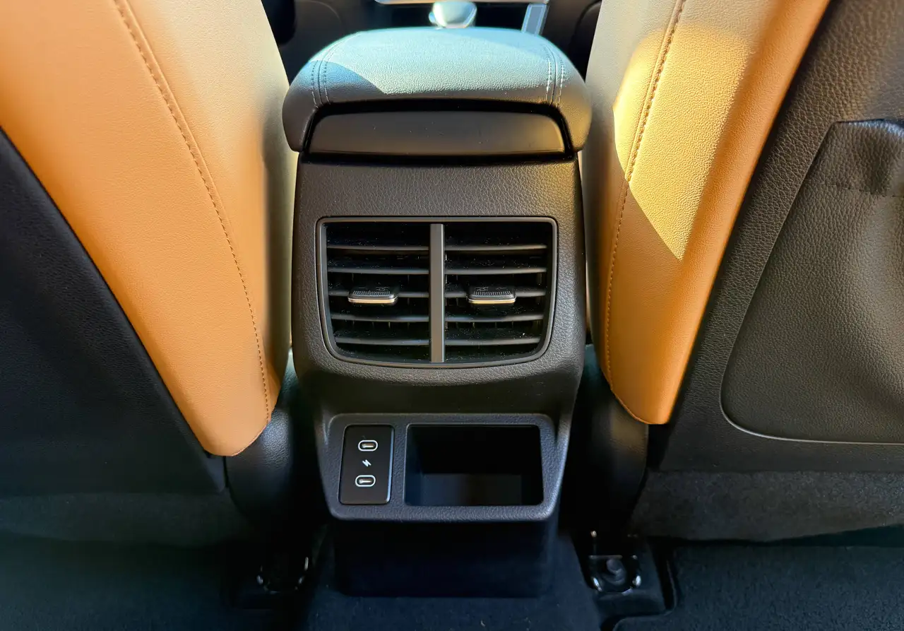 Kia Seltos снимка Kia Seltos