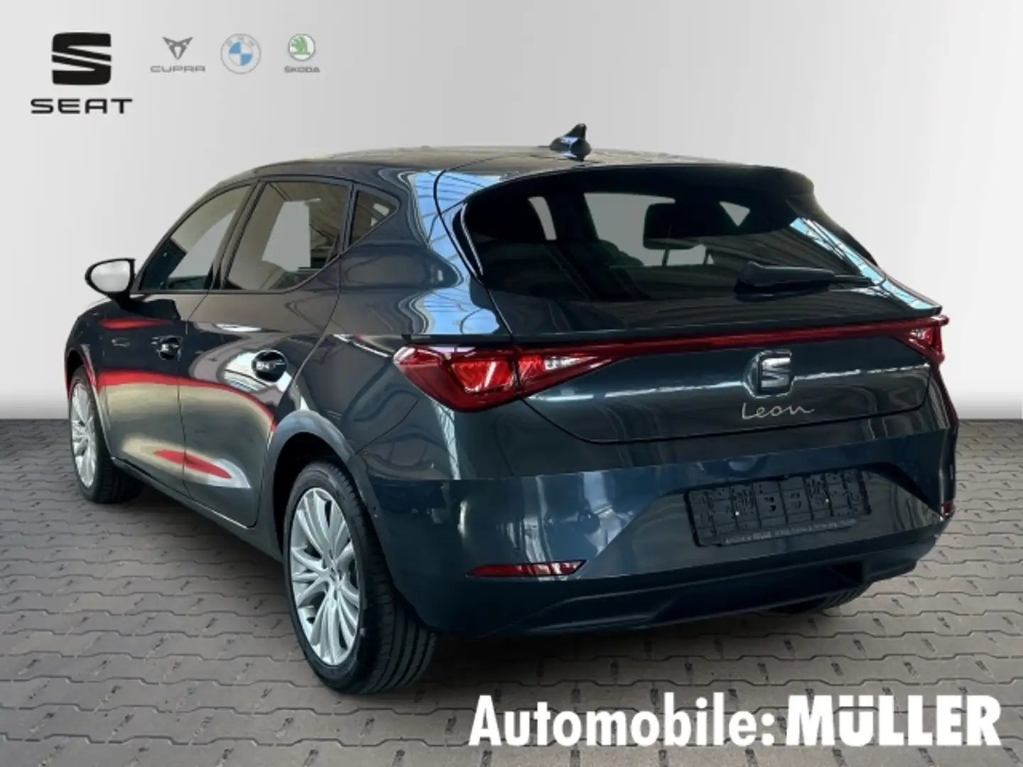 SEAT Leon Style *Limousine* Grau - 2