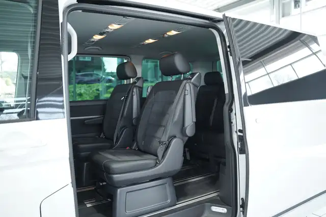 Volkswagen Multivan view 13