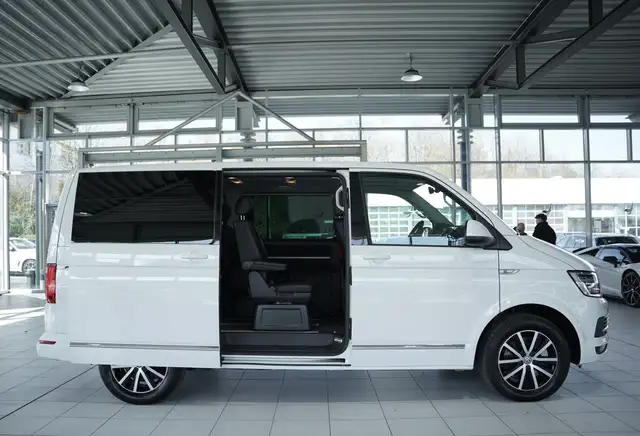 Volkswagen Multivan view 11