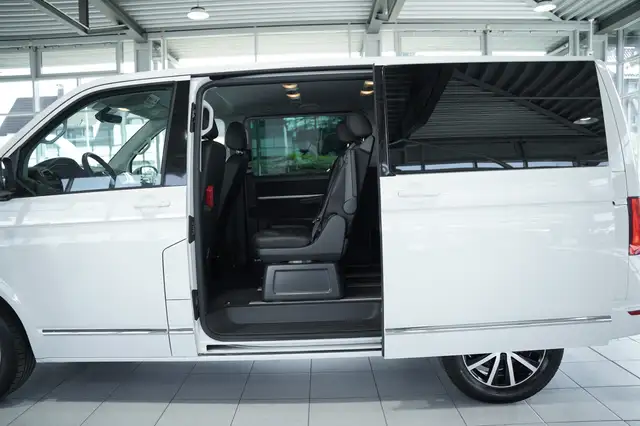 Volkswagen Multivan view 12
