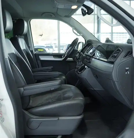 Volkswagen Multivan view 14
