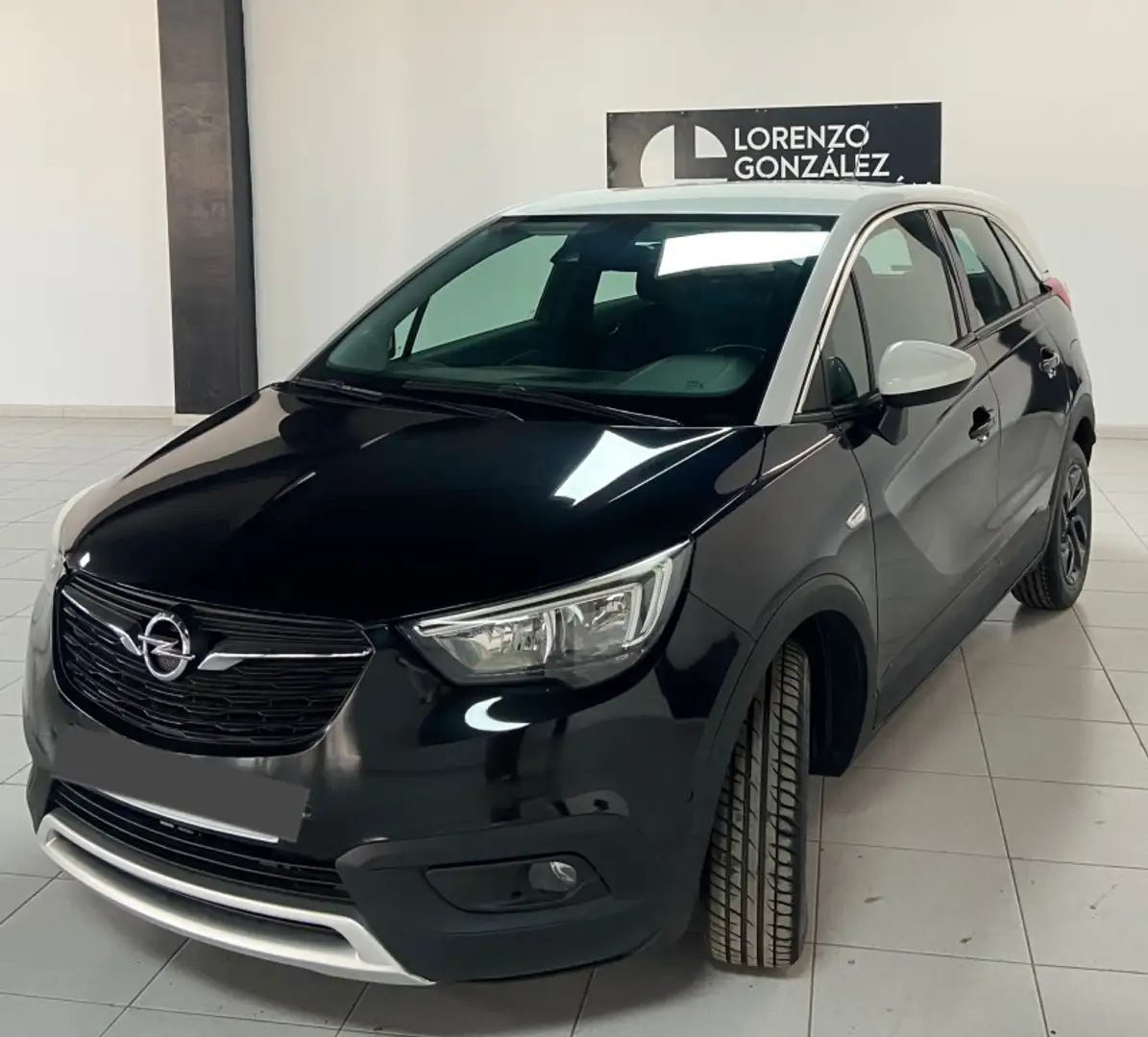Opel Crossland Pequeño Automático de 5 Puertas Schwarz - 1