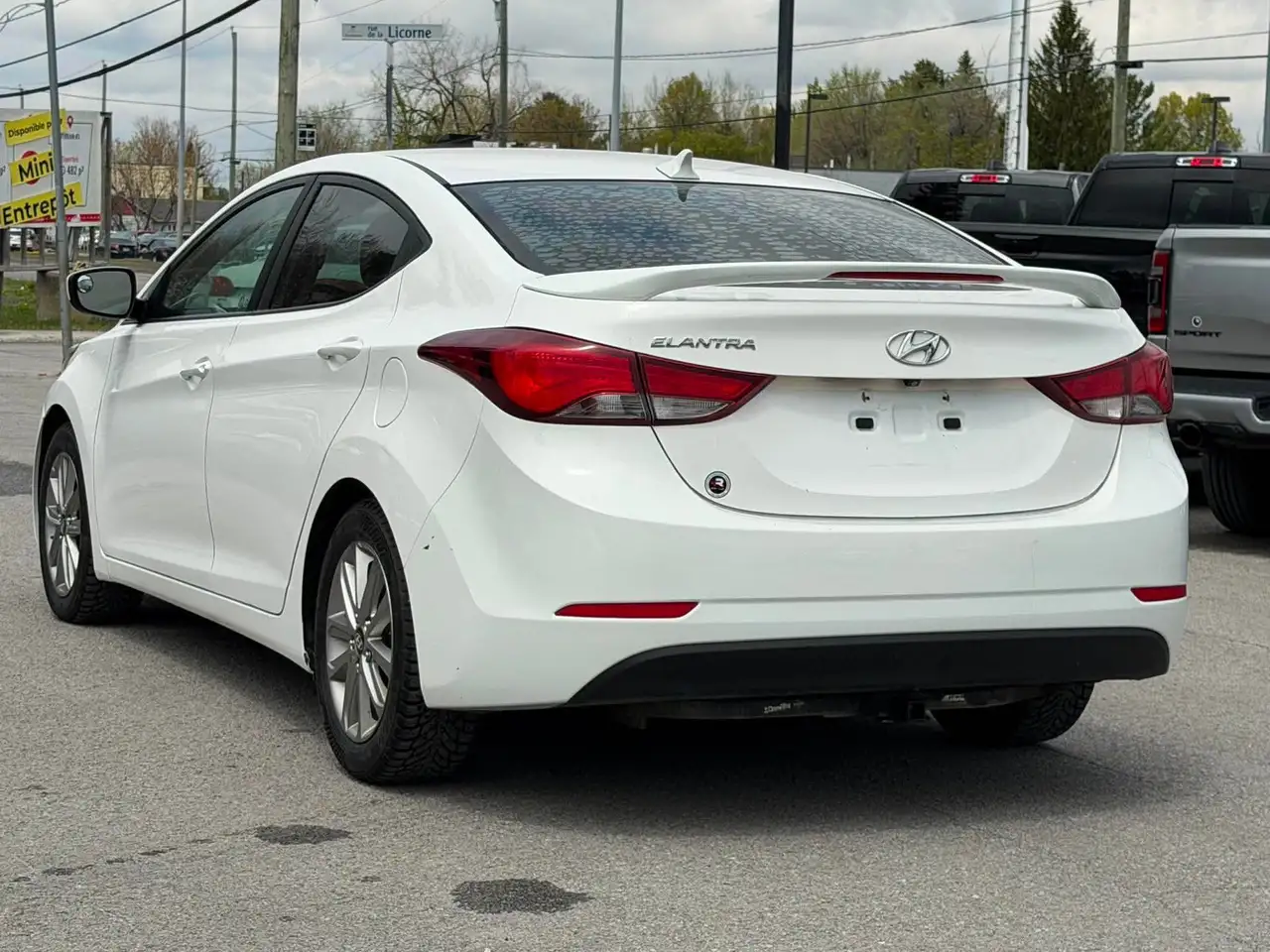 Hyundai ELANTRA снимка Hyundai ELANTRA