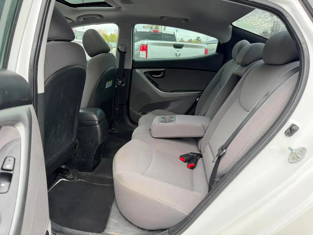 Hyundai ELANTRA снимка Hyundai ELANTRA