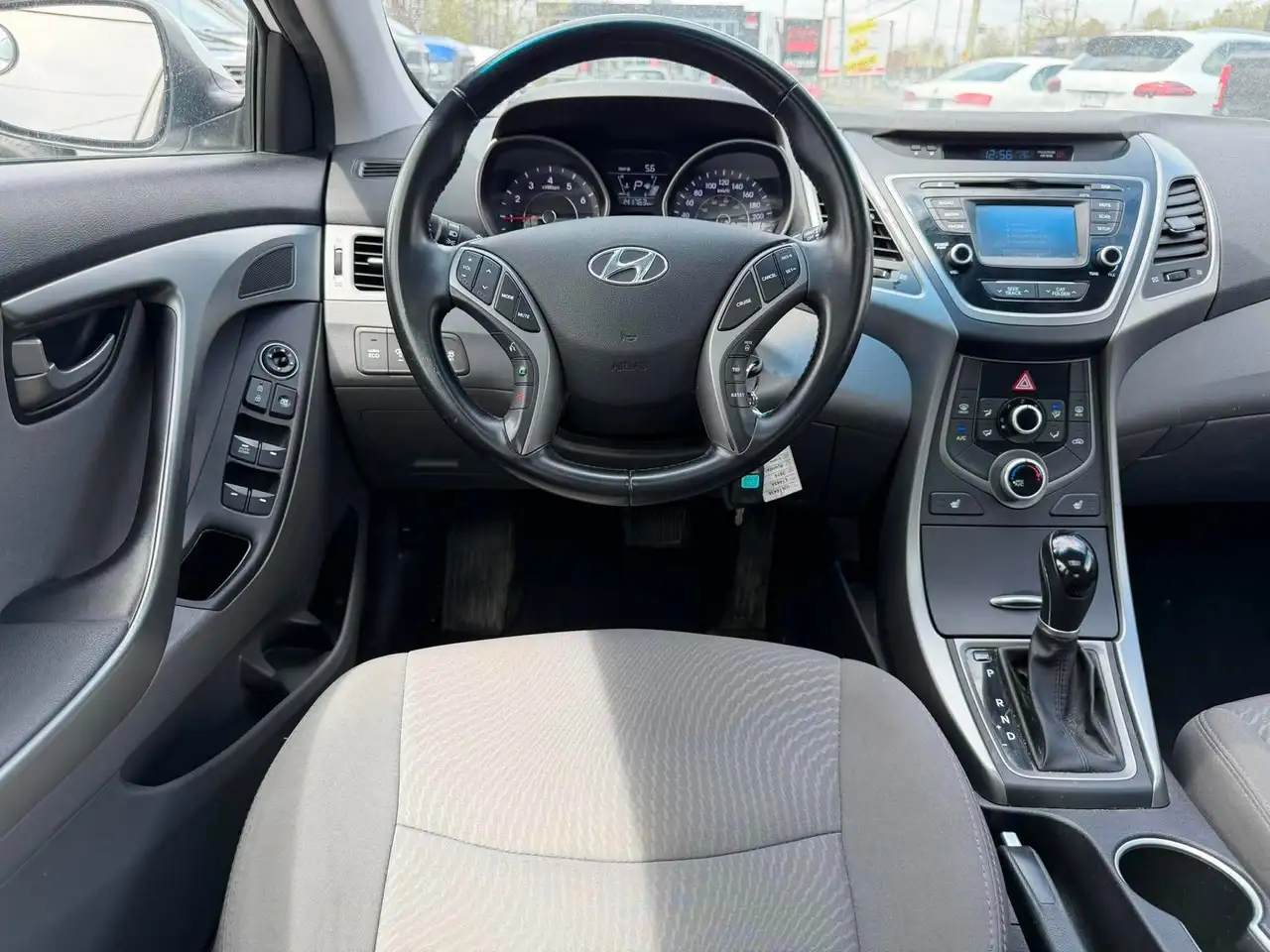 Hyundai ELANTRA снимка Hyundai ELANTRA