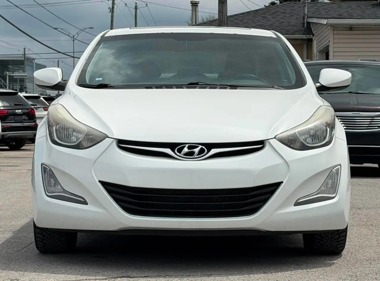 Hyundai ELANTRA снимка Hyundai ELANTRA
