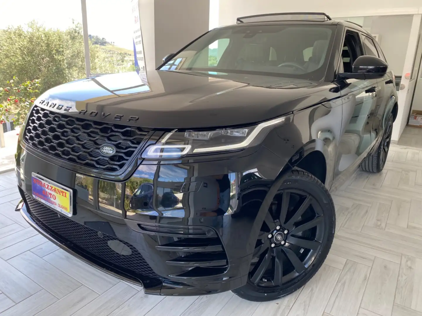 Land Rover Range Rover Velar Range Rover Velar 2.0D I4 240 CV R-Dynamic HSE Schwarz - 1