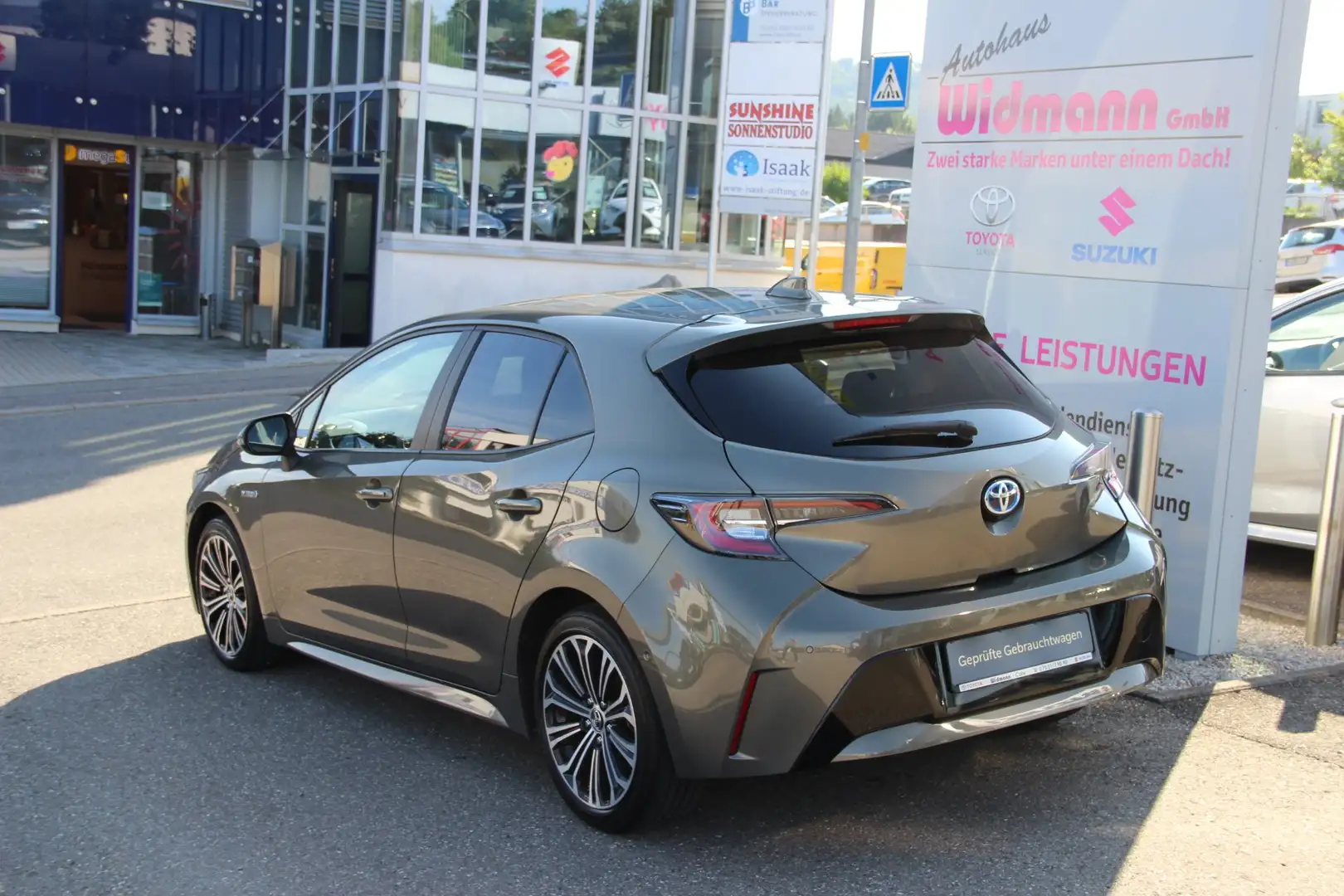 Toyota Corolla 1.8 Hybrid Club Navi Sitzheizung PDC v+h Bronze - 2