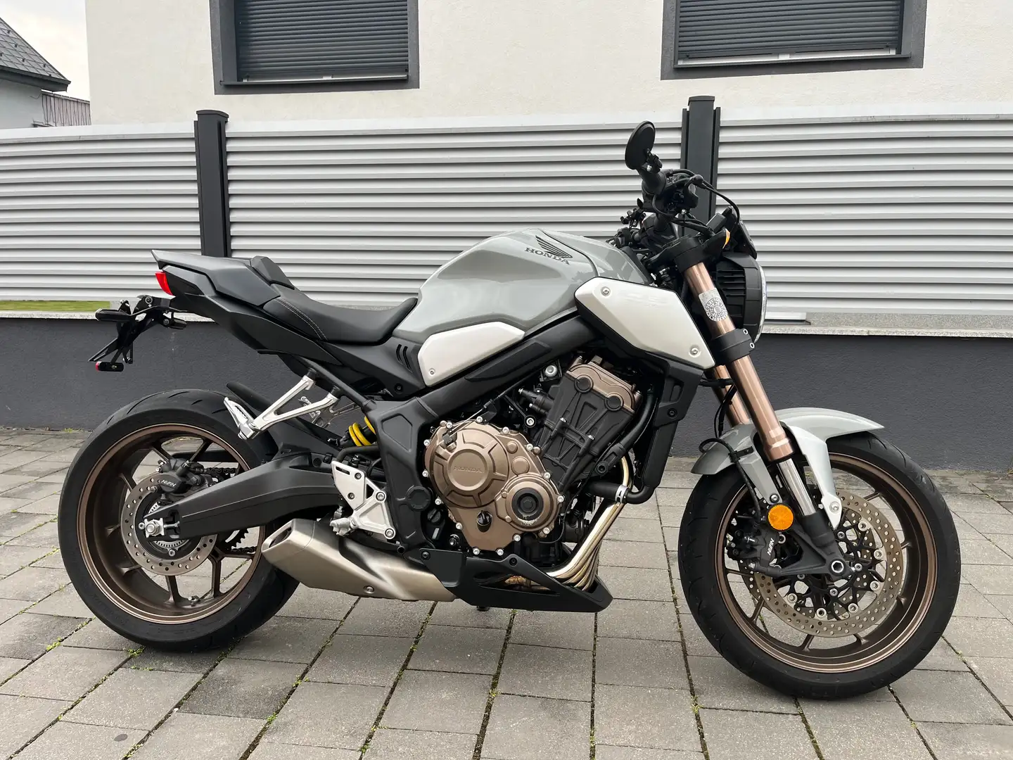 Honda CB 650 Honda CB650R Grau - 1