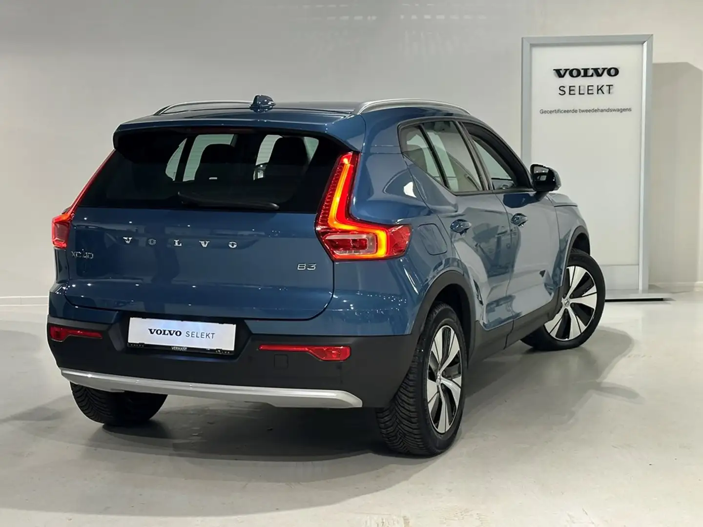 Volvo XC40 B3 Mild Hybride Automaat Blue - 2