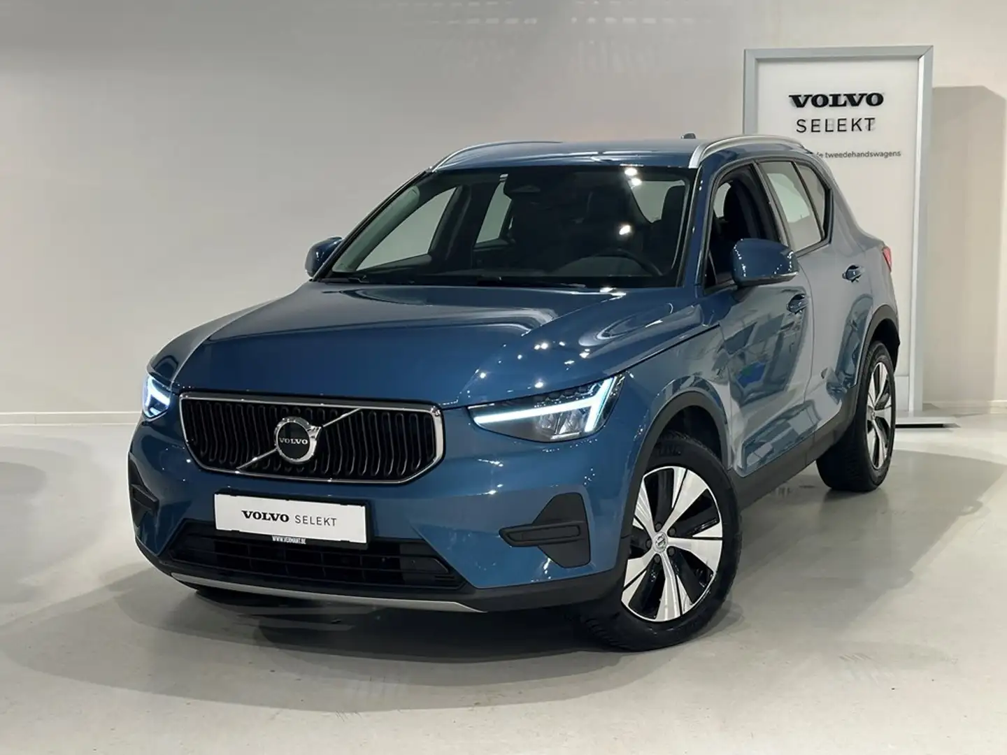 Volvo XC40 B3 Mild Hybride Automaat Blue - 1