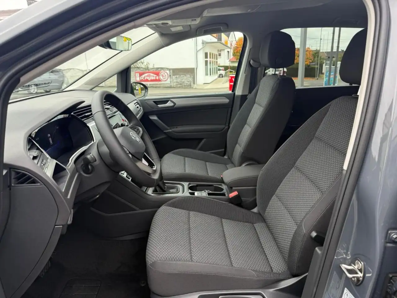 Volkswagen Touran Comfortline 1,5 l TSI OPF 150 PS 12