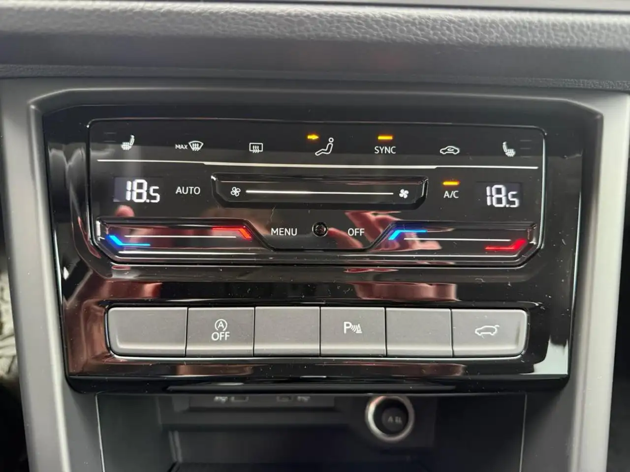 Volkswagen Touran Comfortline 1,5 l TSI OPF 150 PS 18