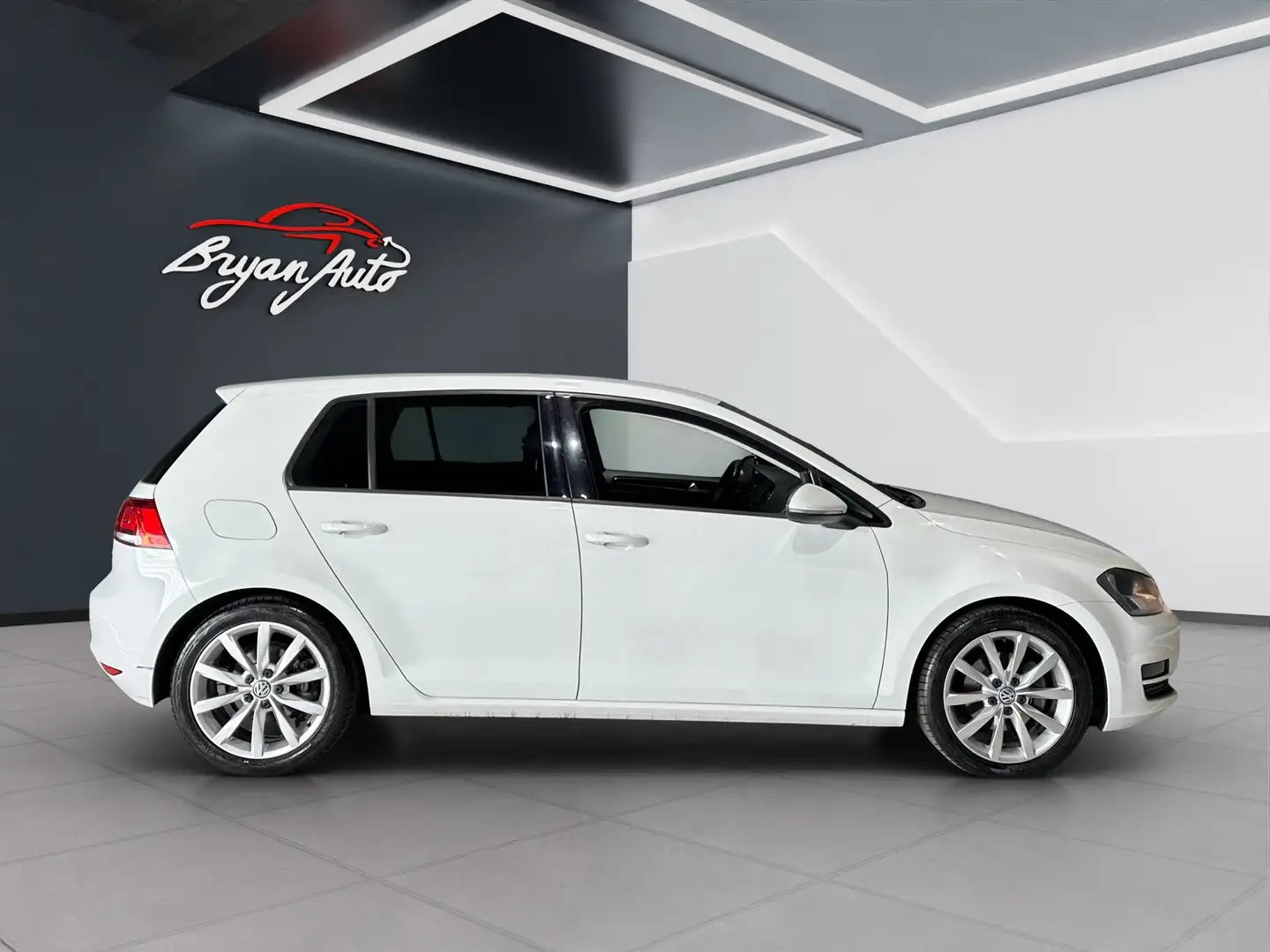 Volkswagen Golf 1.4 tsi Highline 122cv - 1