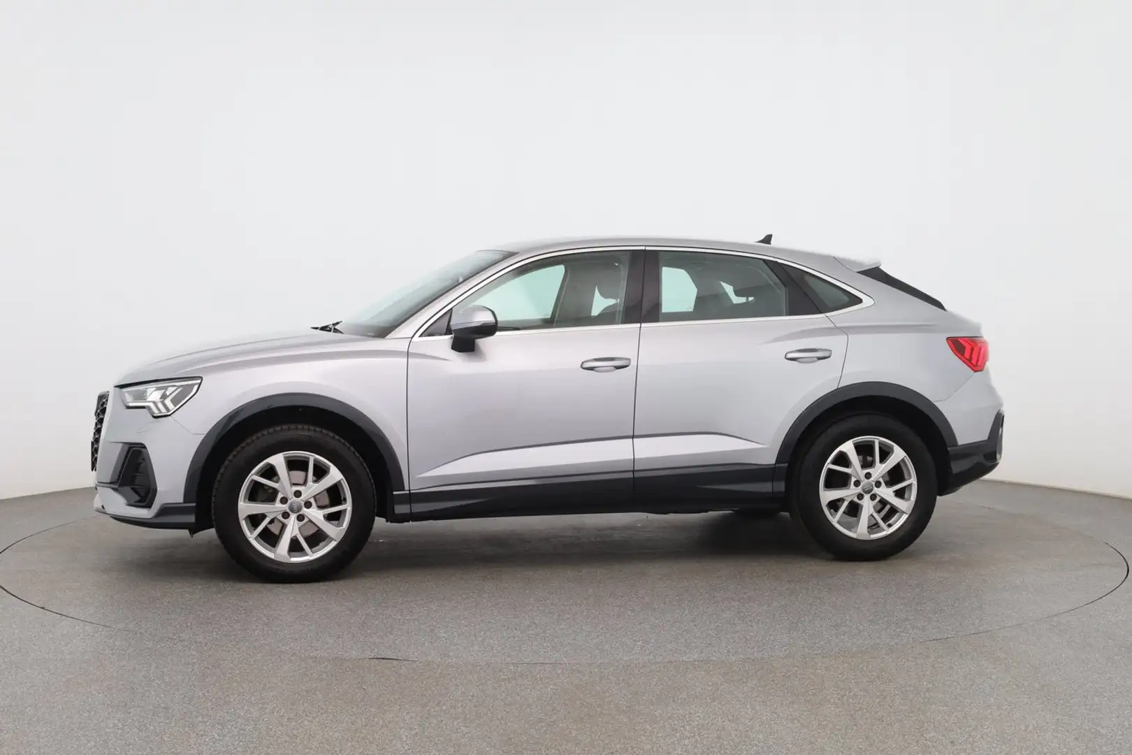 Audi Q3 35 TDI quattro Silber - 2