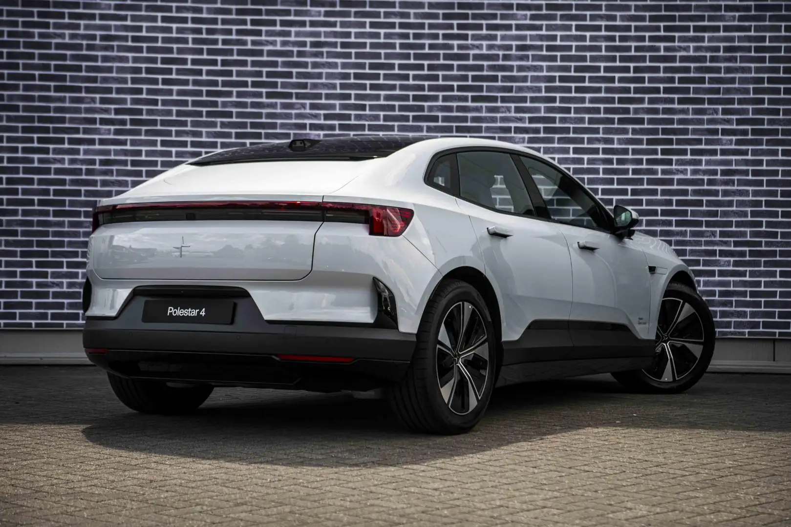 Polestar 4 Long Range Single motor 100 kWh Pilot | Plus | Nie Сірий - 2