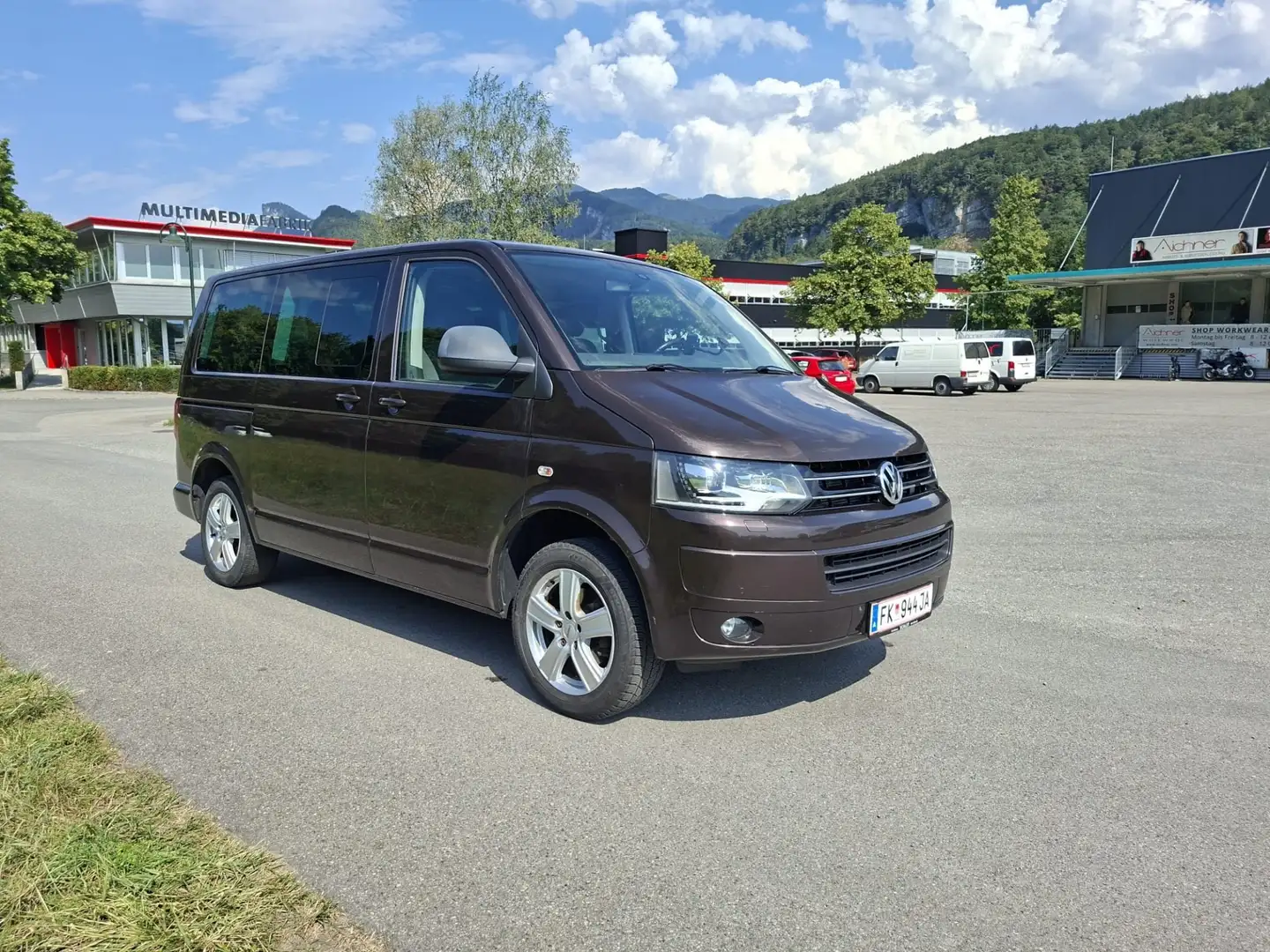 Volkswagen T5 Caravelle Comfortline 2,0 TDI 4motion D-PF - 2