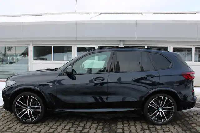 BMW X5 view 4