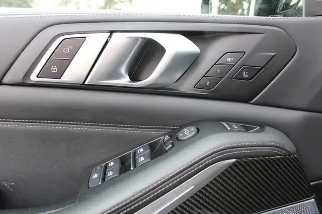 BMW X5 view 11