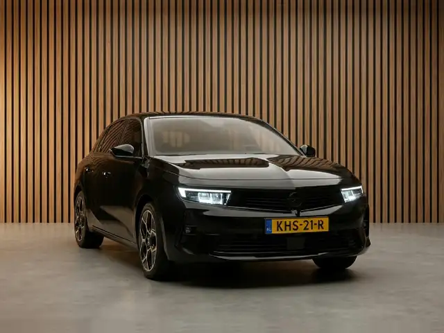 Opel Astra view 2