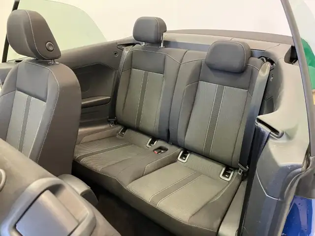 Volkswagen T-Roc view 7