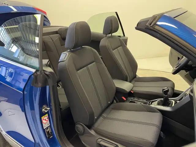 Volkswagen T-Roc view 8