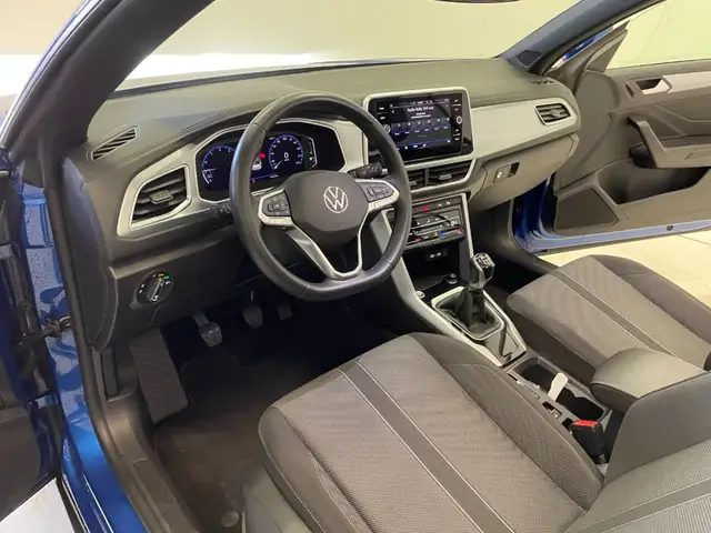 Volkswagen T-Roc view 14