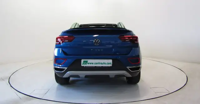 Volkswagen T-Roc view 4