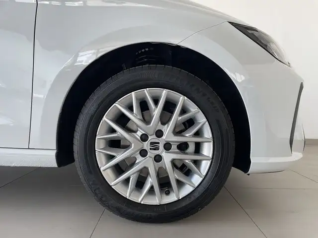 Seat Ibiza view 8