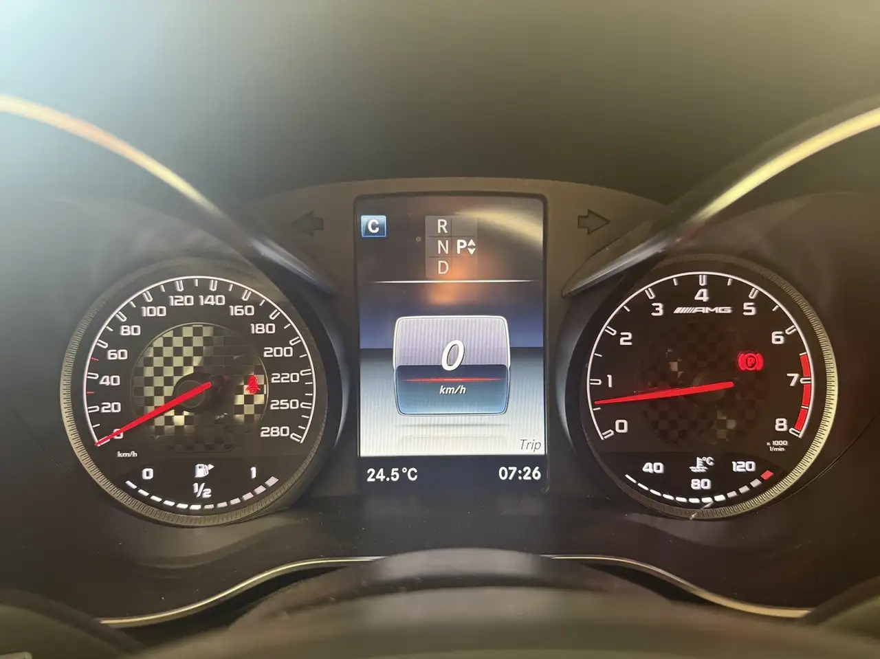 Mercedes-Benz GLC снимка Mercedes-Benz GLC