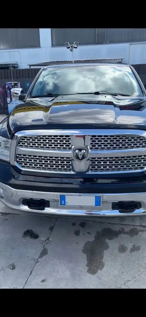 RAM 1500 laramie Siyah - 2