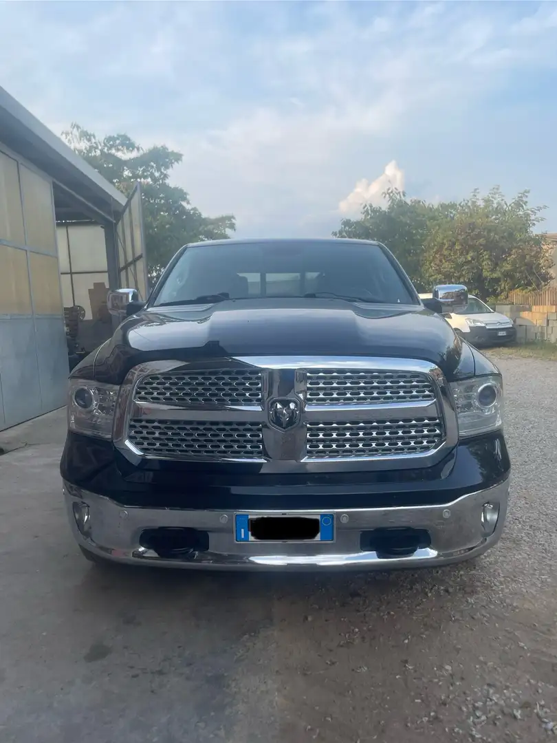 RAM 1500 laramie Siyah - 1